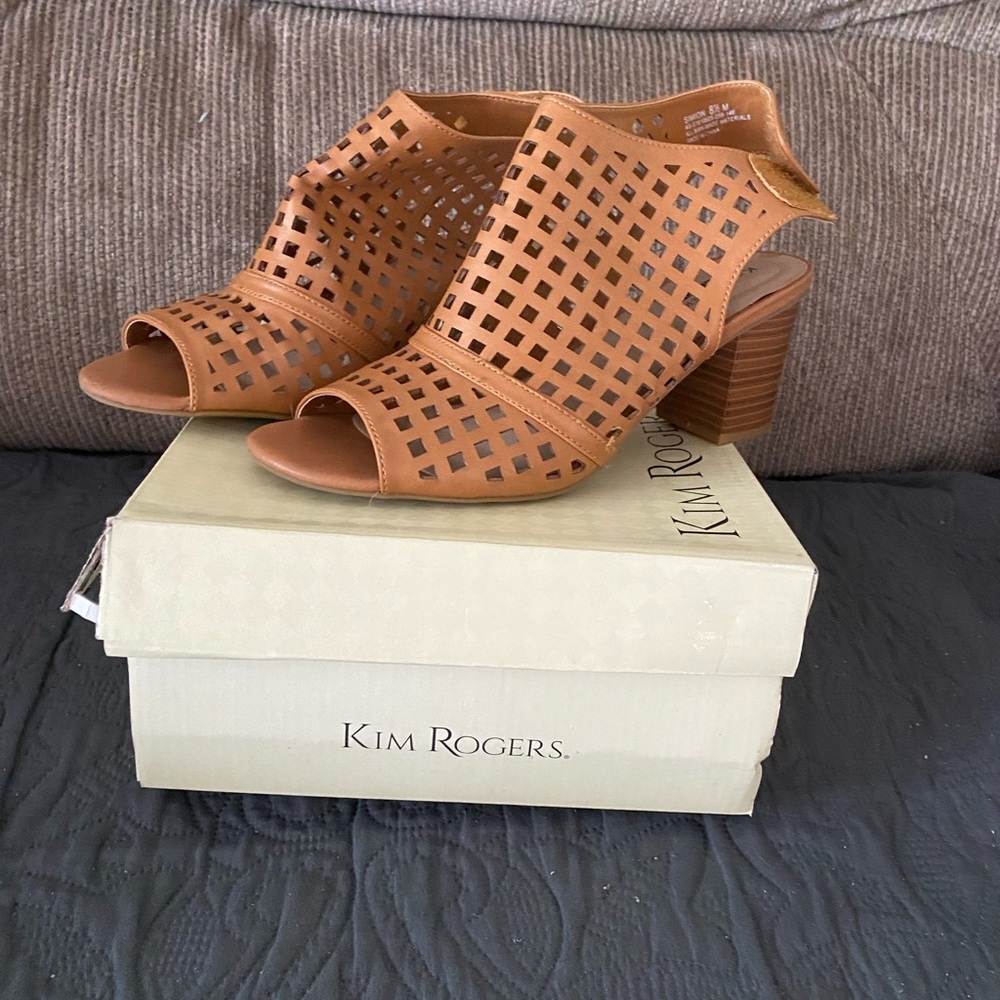 SOLD-Size 8.5-Kim Rogers slip-on shoes